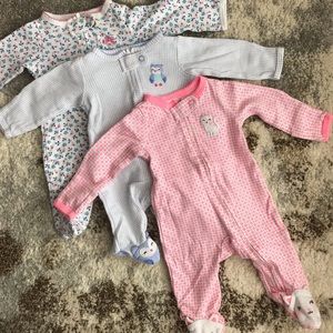 Carters 3 zipper sleepers pajamas newborn girl